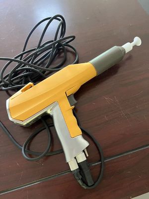 Bàn phủ bột với máy điện xoắn bột phun tự động cạnh tranh
